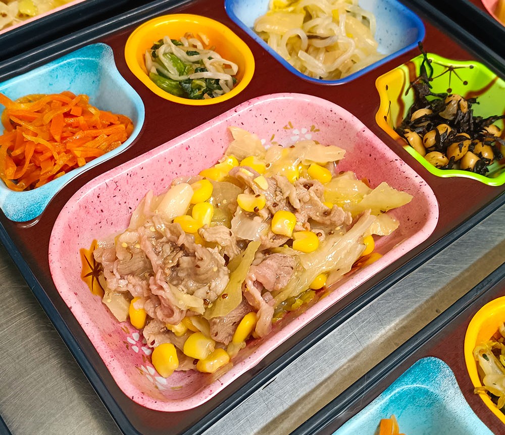 今日は「牛肉と野菜の洋風炒め」です♪♪